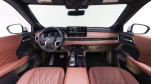 Mitsubishi unveils 2025 Outlander interior